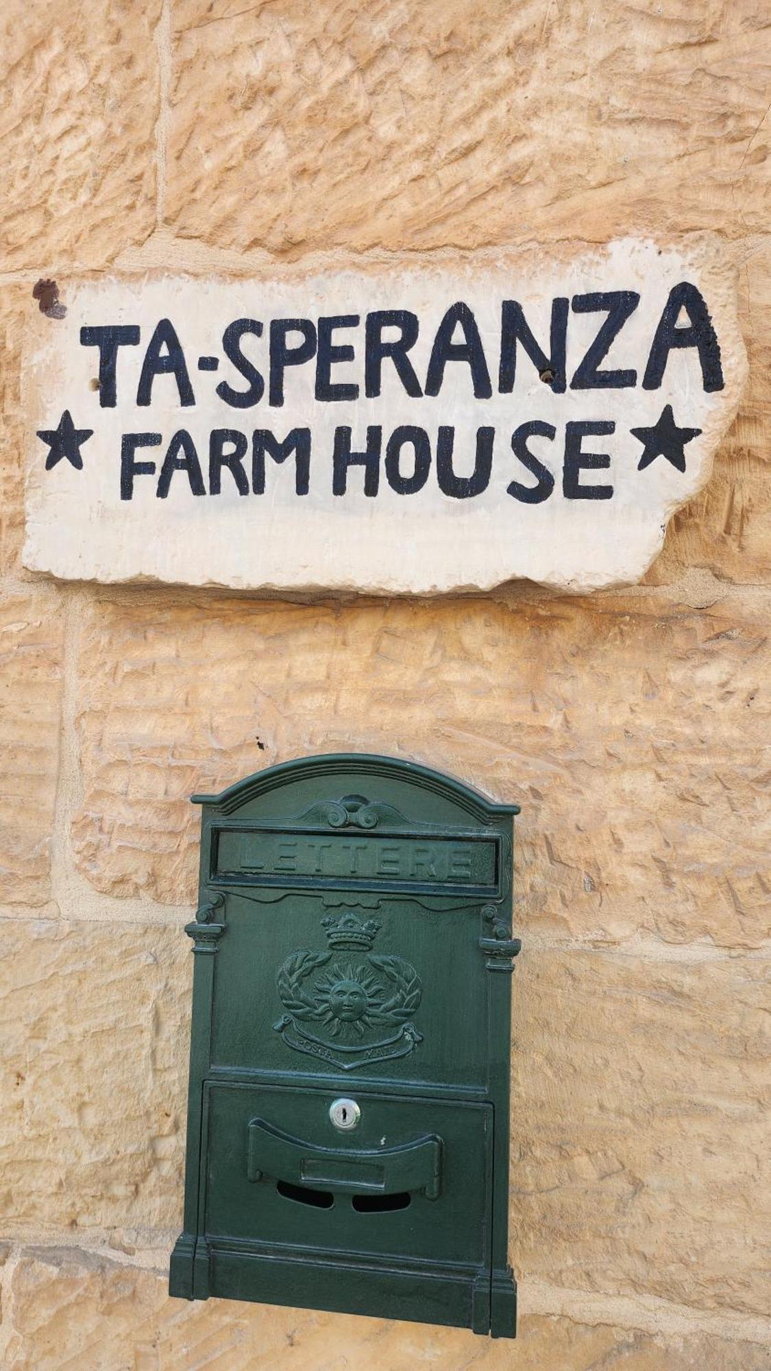 Ta Speranza Farmhouse B&B Victoria Exterior photo